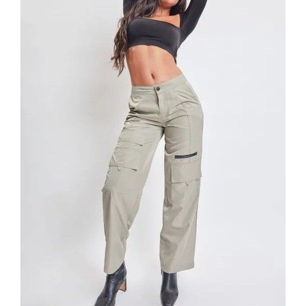 YMI Lightweight High‎ Rise Utility Cargo Pant Wide Leg Size 13 Color Fog NWT